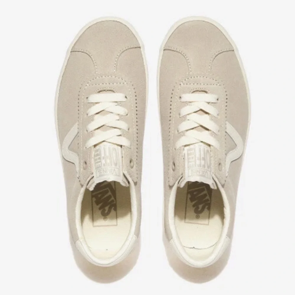 FREE PEOPLE by VANS Sport‎ Low Suede Sneakers Cream and White Casual Sneakers